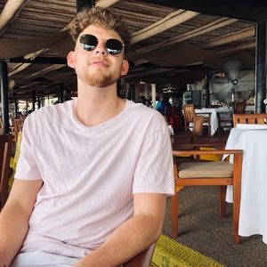 Meet your Posher, Chase